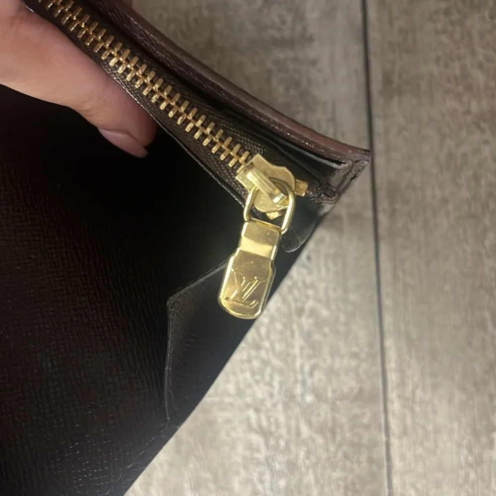 LOUIS VUITTON Damier Ebene Sarah Wallet - Picture 5 of 11